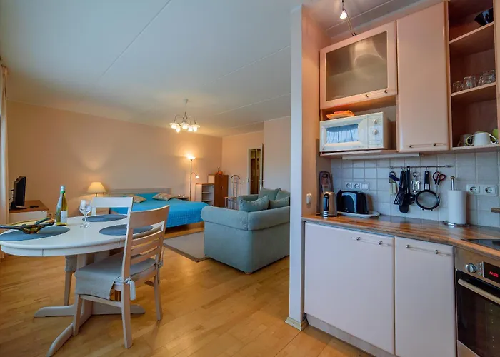 Romeo Family Kaarli Reval